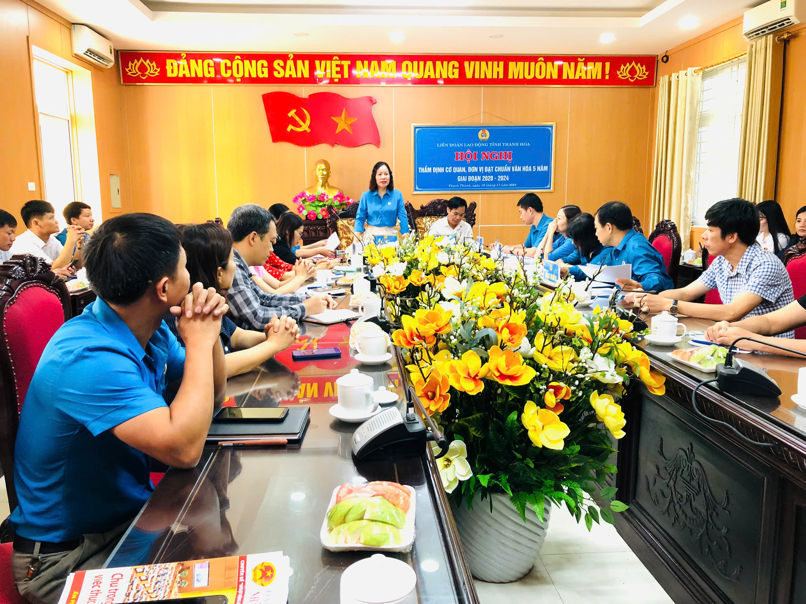 Đoàn Công tác LĐLĐ tỉnh thẩm định cơ quan, đơn vị, doanh nghiệp đạt chuẩn văn hóa tại huyện Thạch Thành