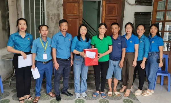 Nữ “thủ lĩnh” công đoàn nhiệt huyết, tận tâm với người lao động
