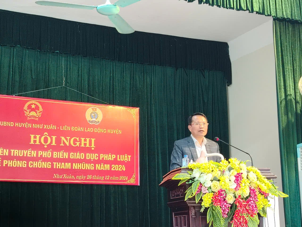 Liên đoàn Lao động huyện phối hợp UBND huyện Như Xuân tuyên truyền văn bản pháp luật 2.png