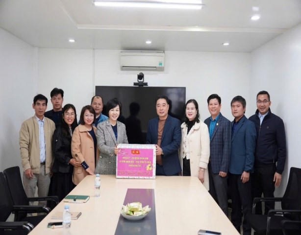 Lãnh đạo huyện Hậu Lộc thăm tình hình sản xuất kinh doanh của các doanh nghiệp