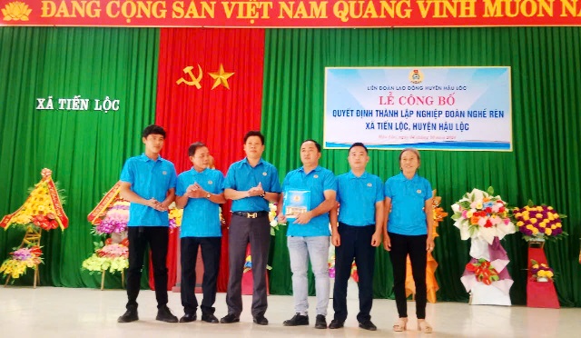 Hậu Lộc: Lễ công bố Quyết định thành lập nghiệp đoàn nghề rèn xã Tiến Lộc