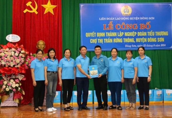 LĐLĐ huyện Đông Sơn quan tâm phát triển đoàn viên, thành lập công đoàn cơ sở