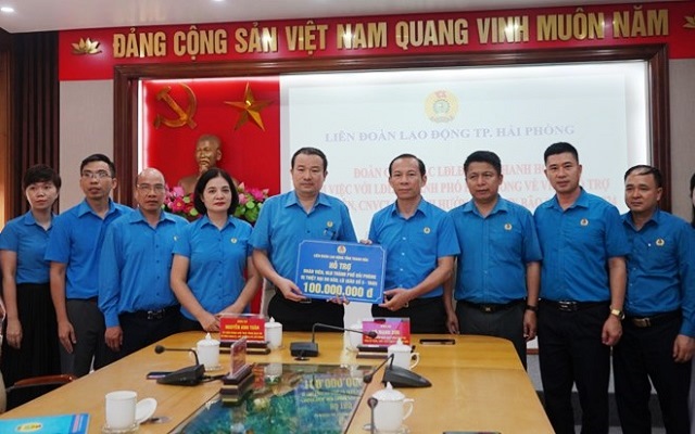 LĐLĐ Thanh Hóa hỗ trợ CNVCLĐ TP Hải Phòng 100 triệu đồng