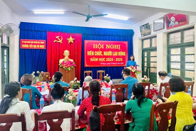 Giám sát việc triển khai thực hiện quy chế dân chủ cơ sở tại một số đơn vị trường học ở huyện Hà Trung.