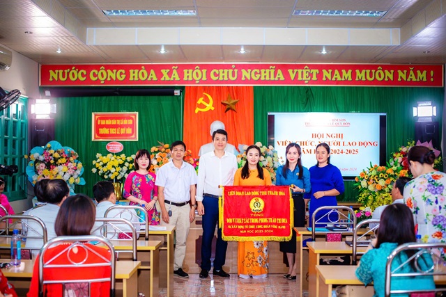 LĐLĐ Bỉm Sơn phối hợp chỉ đạo tổ chức hội nghị viên chức, người lao động năm học 2024-2025