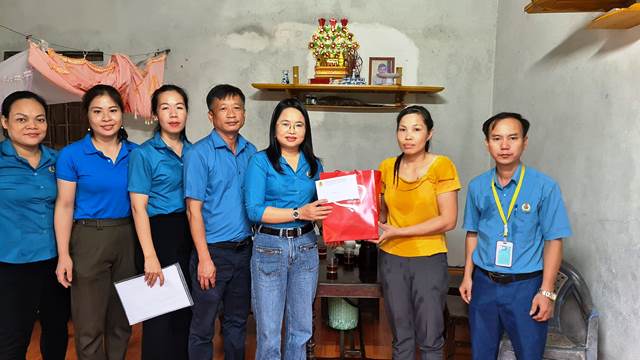 Công đoàn Công ty TNHH Giầy Sunjade Việt Nam thăm hỏi, động viên Công nhân lao động có hoàn cảnh khó khăn