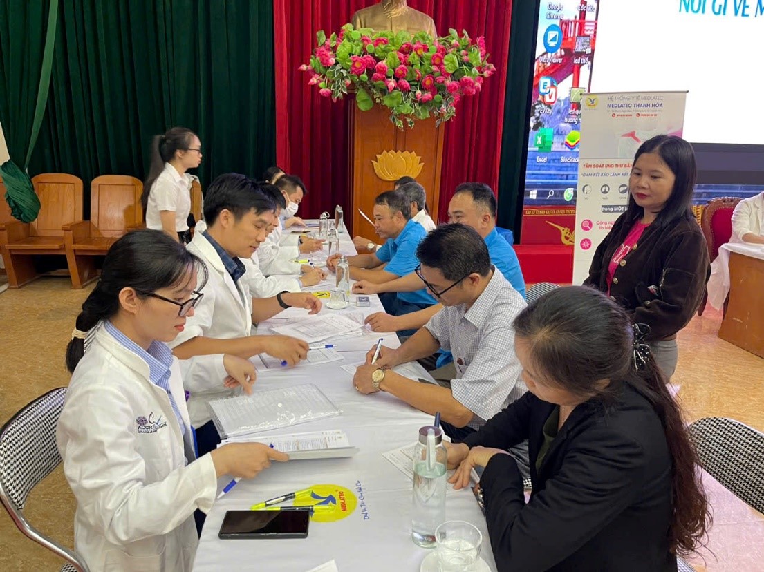 LĐLĐ huyện Như Xuân tổ chức chương trình khám, xét nghiệm miễn phí tầm soát ung thư sớm cho đoàn viên, người lao động