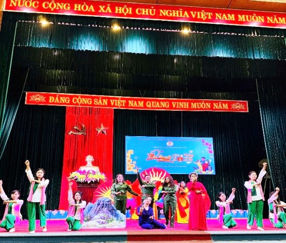 LĐLĐ huyện Cẩm Thuỷ tổ chức chương trình Tết sum vầy - Xuân ơn Đảng” mừng xuân Ất Tỵ 2025