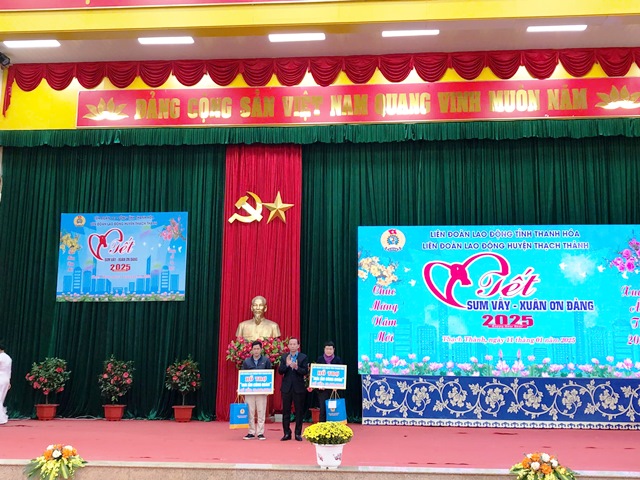 Liên đoàn Lao động huyện Thạch Thành tổ chức Chương trình “Tết Sum vầy - Xuân ơn Đảng năm 2025”