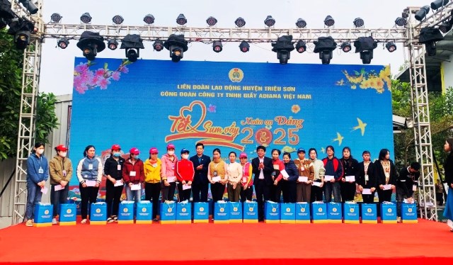 Công đoàn Công ty Giầy ADIANA Việt Nam huyện Triệu Sơn tổ chức Chương trình “Tết Sum vầy - Xuân ơn Đảng” năm 2025