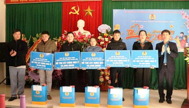 Liên đoàn lao động huyện Quan Hóa tổ chức “Tết sum vầy - Xuân ơn Đảng” năm 2025 cho CNLĐ