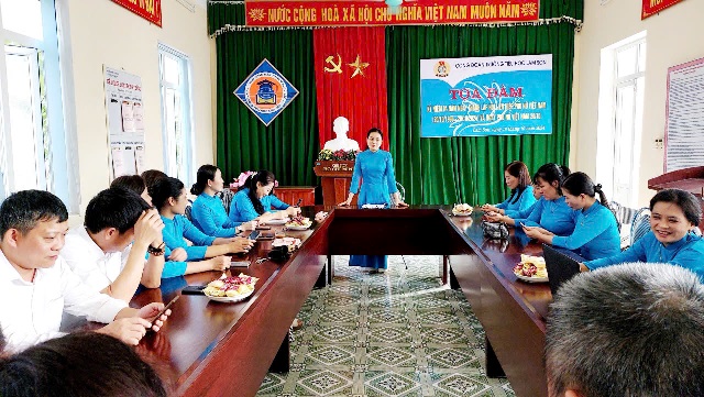 Công đoàn Trường Tiểu học Lam Sơn, huyện Ngọc Lặc tổ chức kỷ niệm 94 năm Ngày thành lập Hội LHPN Việt Nam