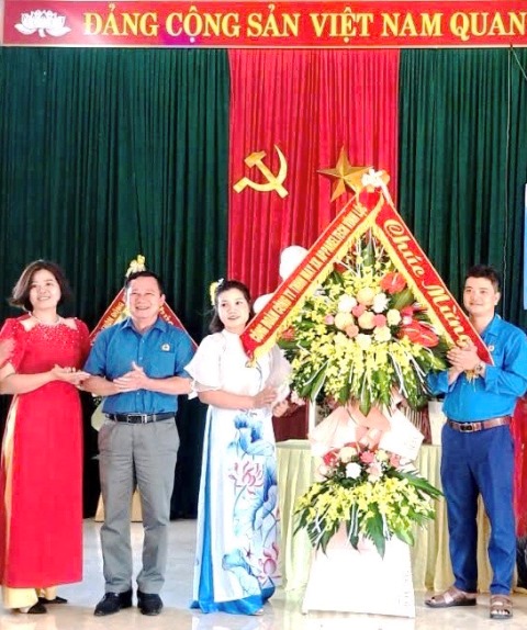 Công đoàn xã Vĩnh Long phối hợp toạ đàm ngày phụ nữ Việt Nam 20/10 và ra mắt CLB “ Nữ công nhân tôi mạnh mẽ”