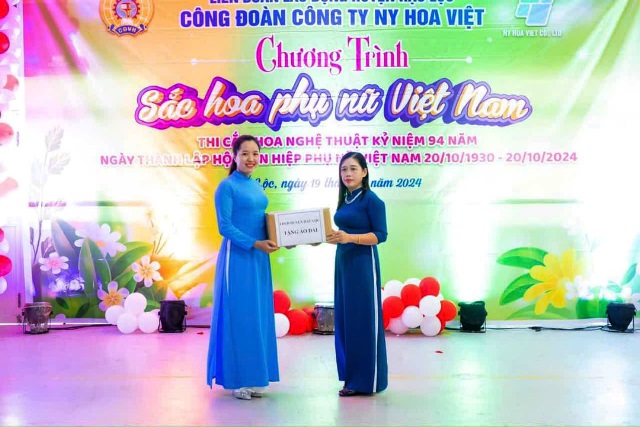 Hậu Lộc: Công đoàn Công ty TNHH Ny Hoa Việt tổ chức Chương trình “Sắc hoa phụ nữ Việt Nam”