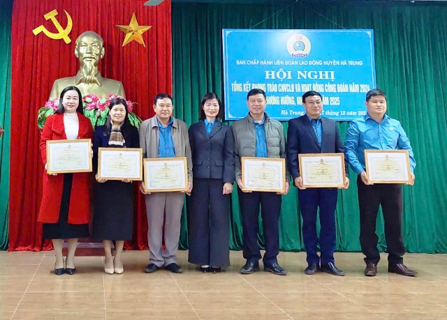 LĐLĐ huyện Hà Trung tổ chức Hội nghị Tổng kết phong trào CNVCLĐ và hoạt động công đoàn năm 2024.