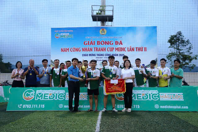 Hậu Lộc: Sôi nổi trận Chung kết và Lễ Bế mạc Giải bóng đá nam công nhân tranh cúp Medic lần thứ 2