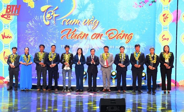 Huy động cao nhất các nguồn lực của toàn xã hội để chăm lo đời sống cho đoàn viên, người lao động